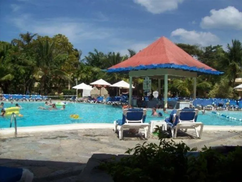 Contactos de Fun Tropicale Beach Resort